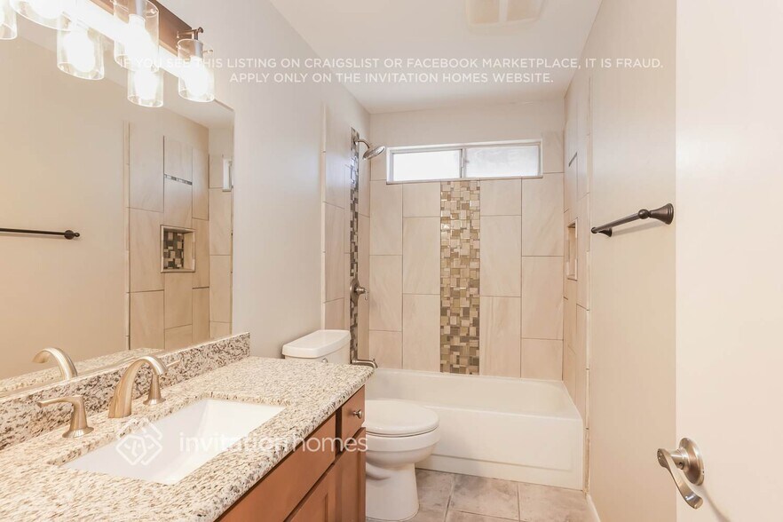 Building Photo - 907 W Ross Ave