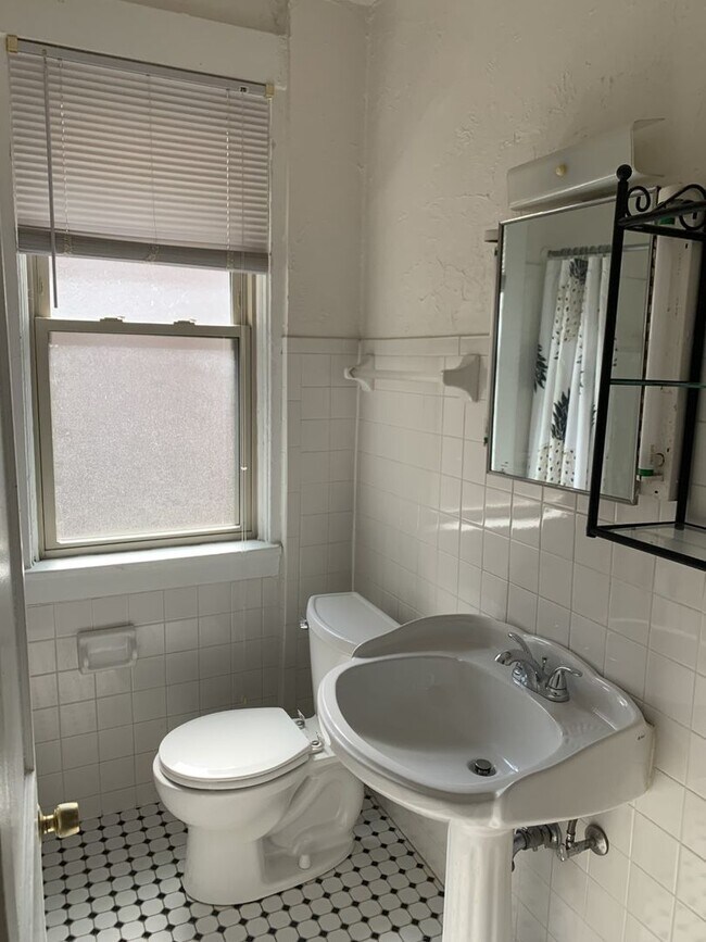 Building Photo - 2309 Eldridge St