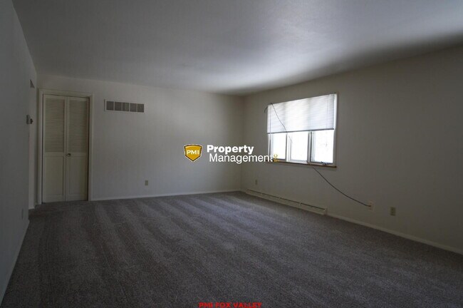 Building Photo - Quiet Mature Neighborhood