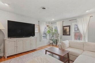 Building Photo - 36 Washington St