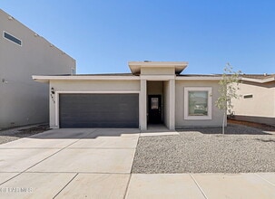 Building Photo - 5913 Ruidoso Downs St