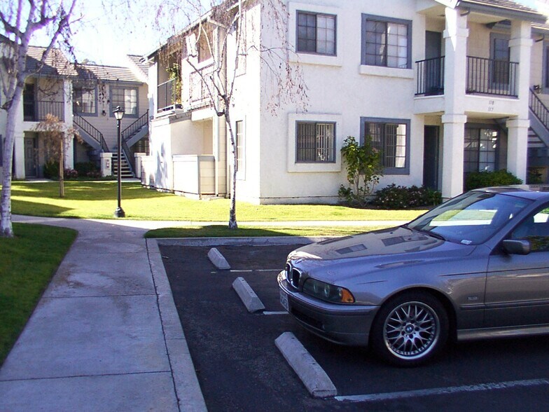 Building Photo - 8540 Summerdale Rd