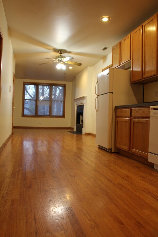 Building Photo - 2451 W Taylor St