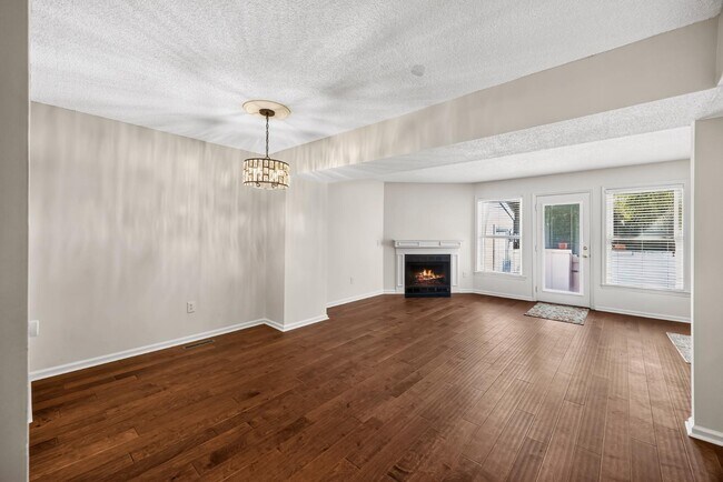 Building Photo - 850 Colony Dr