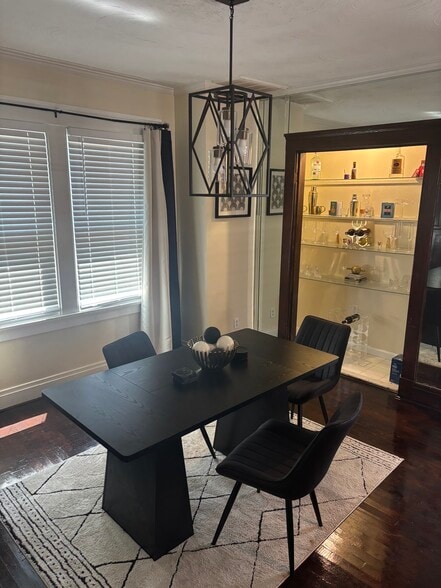 Building Photo - 2595 Waverly Way