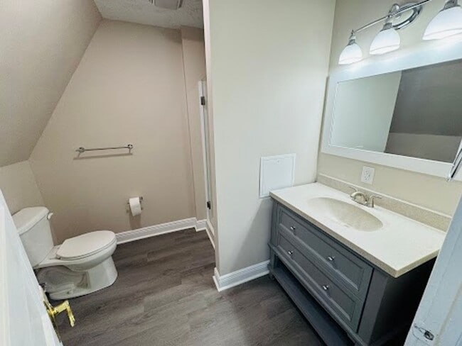 Building Photo - 363 Mansion Ave