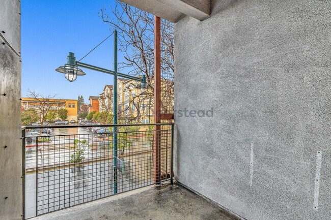 Building Photo - 1121 40th St