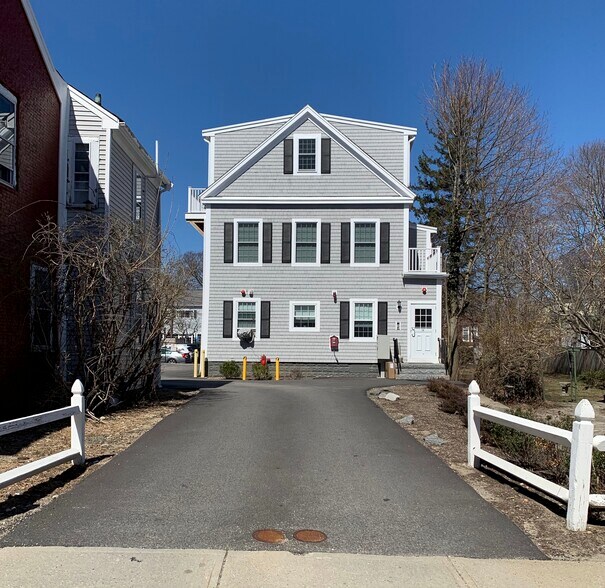Building Photo - 20 Leyden St