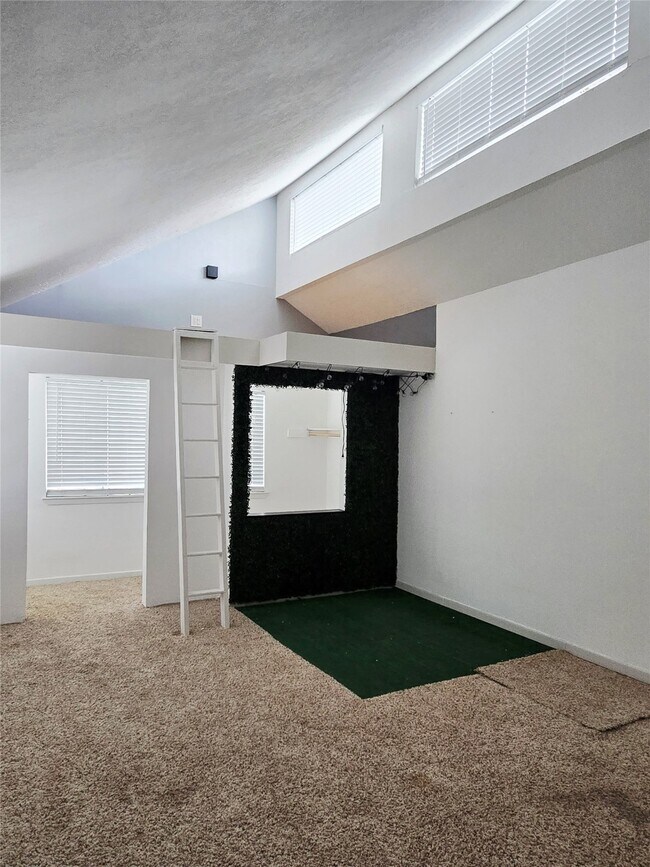 Building Photo - 13014 Lazdins Cir
