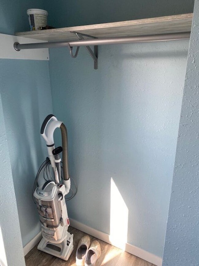 Building Photo - 3 Bedrooms, 1 Bathroom Single Family Home in Brainerd, MN w/garage