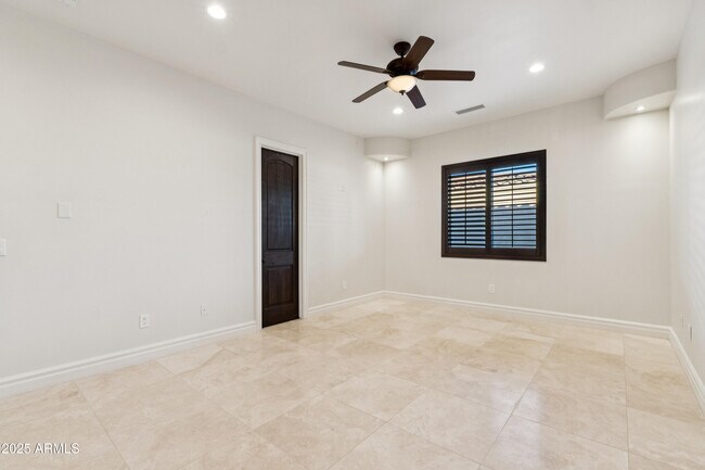 Building Photo - 11407 E Bellflower Ct