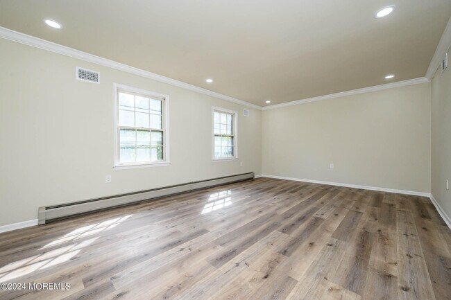 Building Photo - 8 Brandywine Dr