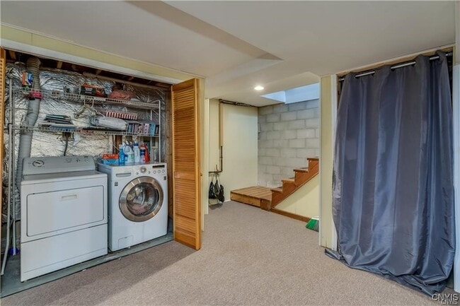 Building Photo - 467 Barben Ave