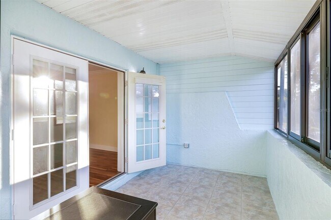 Building Photo - 1515 12th Ct SE