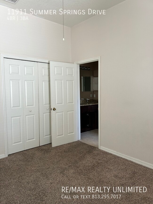 Building Photo - 11911 Summer Springs Dr