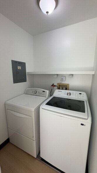In Unit Laundry - 1714 Spruce Hills Dr