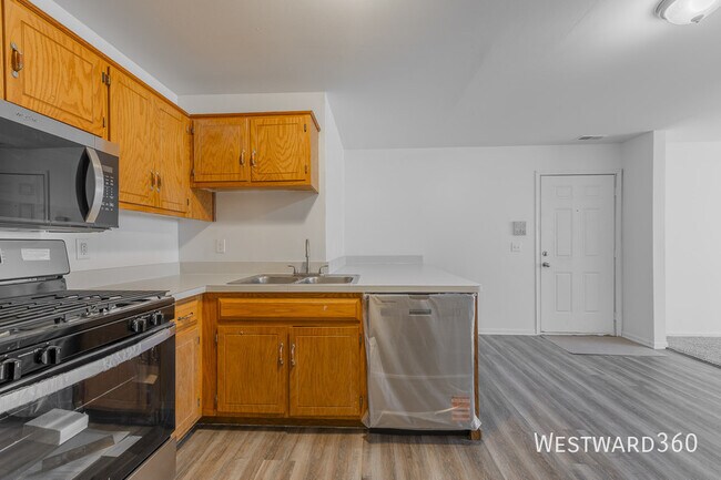 Building Photo - 915 Spiros Ct