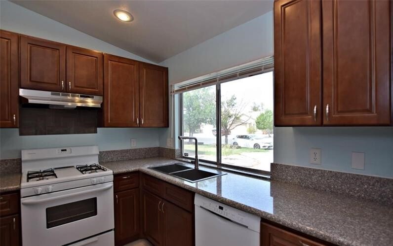 Building Photo - 5540 Great Divide St