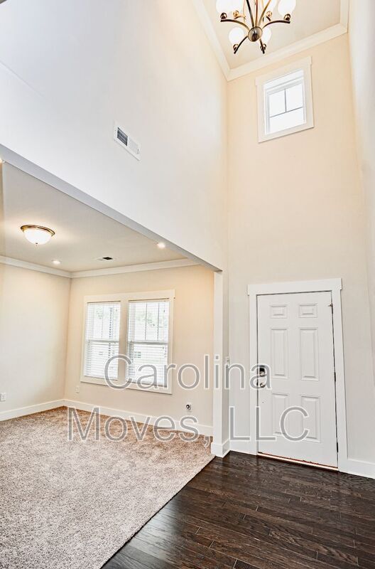 Building Photo - 14 Larson Dr