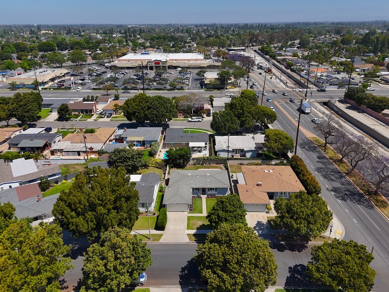 Building Photo - 5981 E Belen St