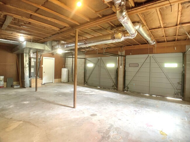 Building Photo - 33 Walker Cir