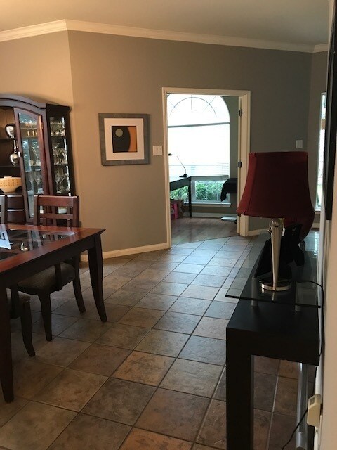 Building Photo - 807 Windhurst