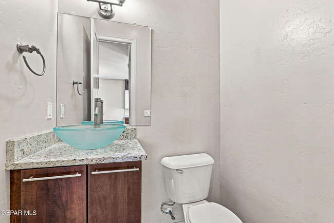 Building Photo - 3203 Red Orchard Dr