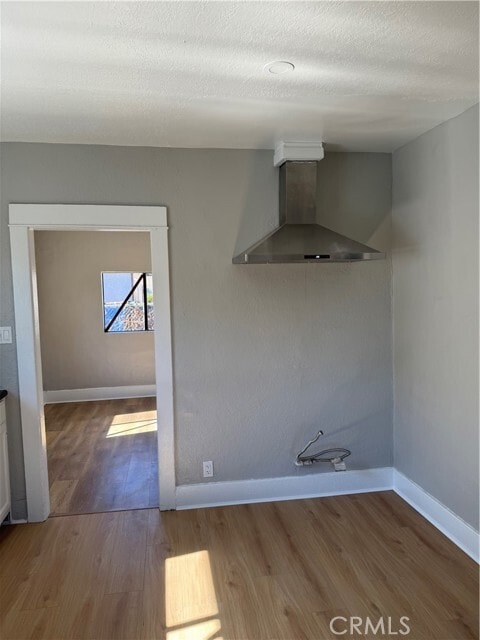 Building Photo - 2853 E 6th St