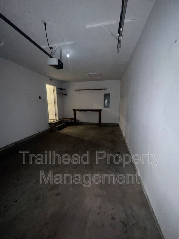 Building Photo - 603 Hillcrest St