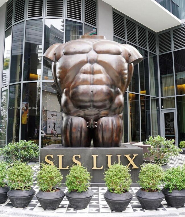 Building Photo - 801 S Miami Ave