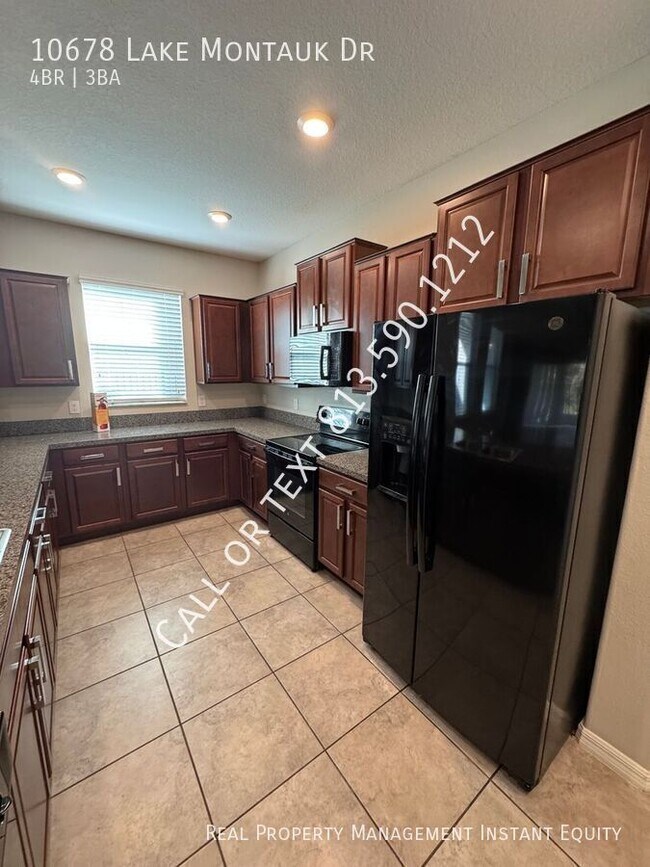 Building Photo - 10678 Lake Montauk Dr