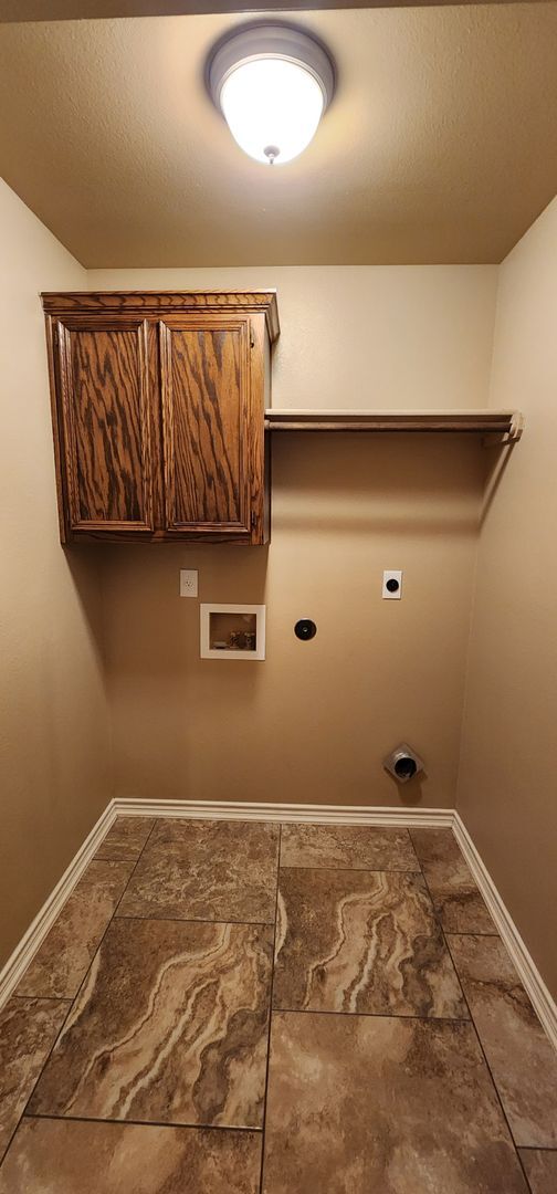 Building Photo - 5605 Settlers Ct