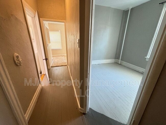 Building Photo - 1631 S 500 E