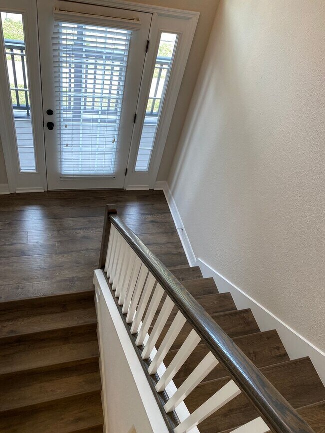 Building Photo - 1061 Clifton Springs Ln