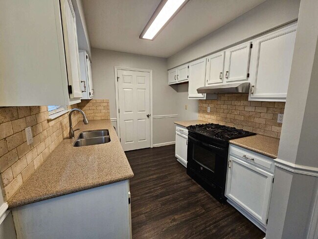 Building Photo - 40 Peachtree Way