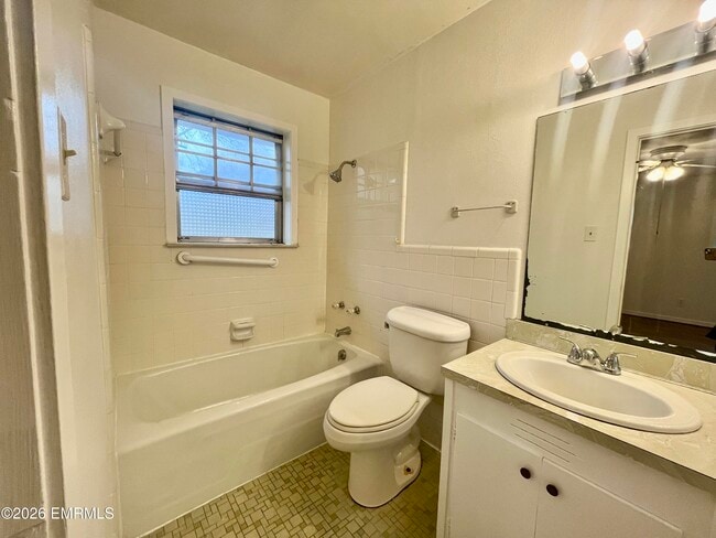 Building Photo - 8107 MS-493