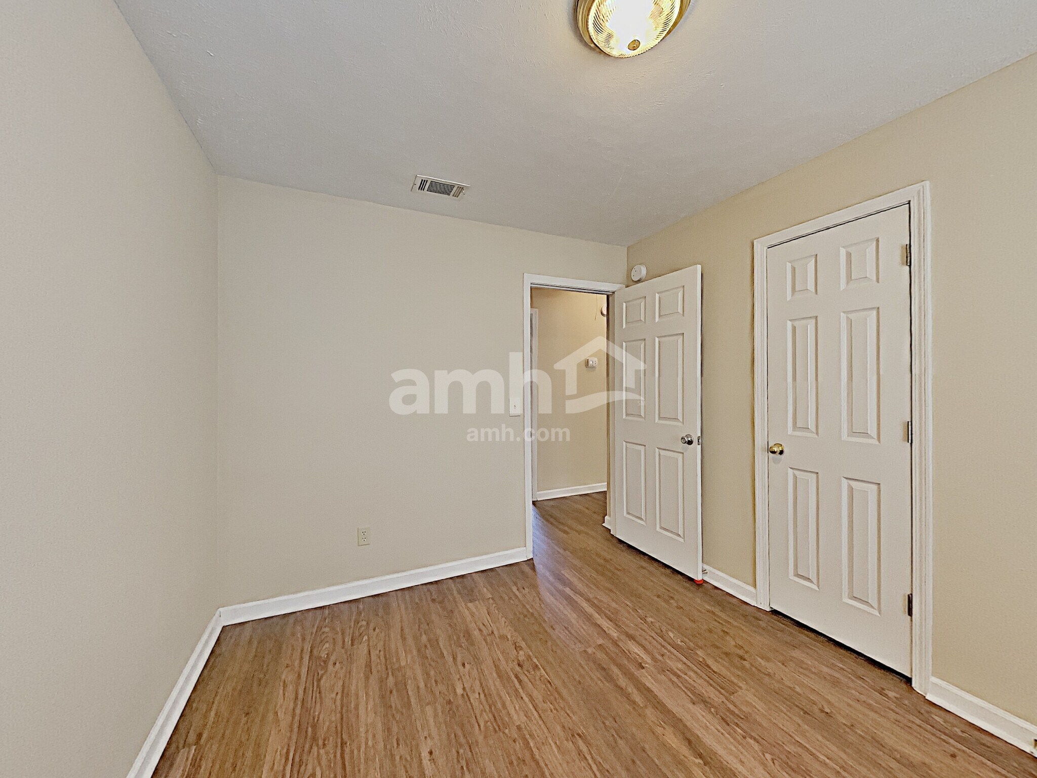 Building Photo - 1200 Larzelere Ln