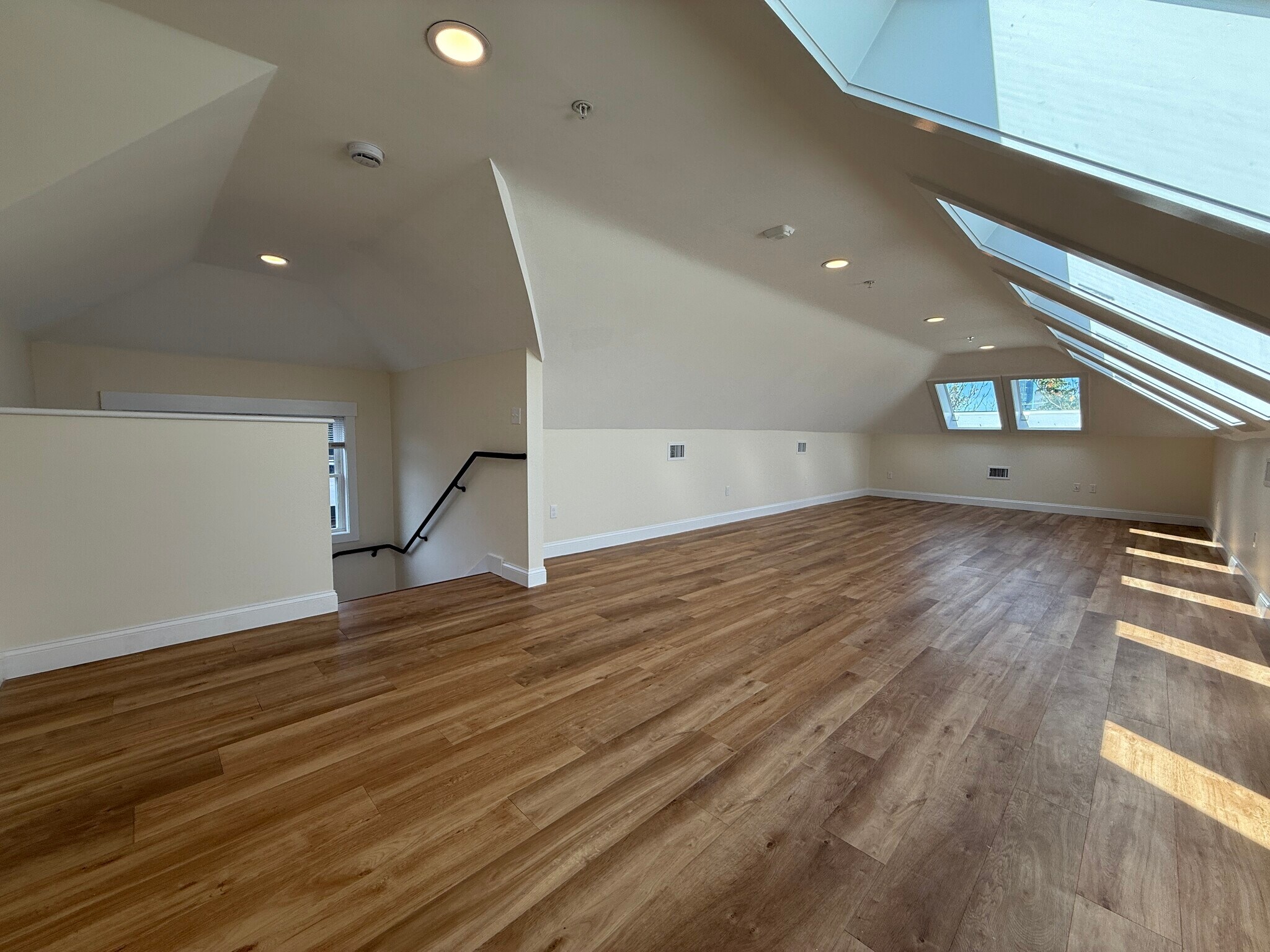 Building Photo - 14 Dorr St