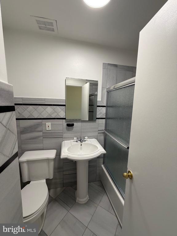 Building Photo - 2998 Covington St