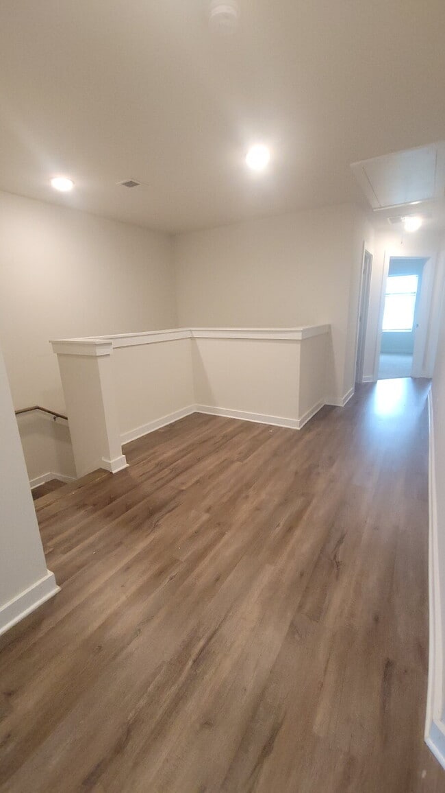 Building Photo - 7203 Chatfield Wy NW