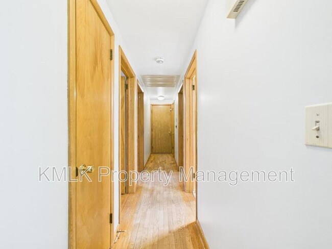 Building Photo - 5743 Brookwood Dr