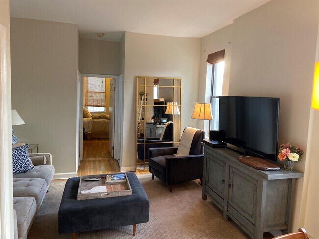 Building Photo - 261 12th St