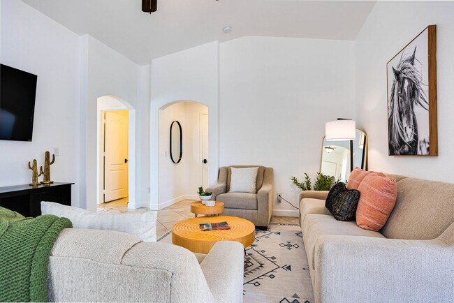 Building Photo - 1452 E Torrey Pines Ln