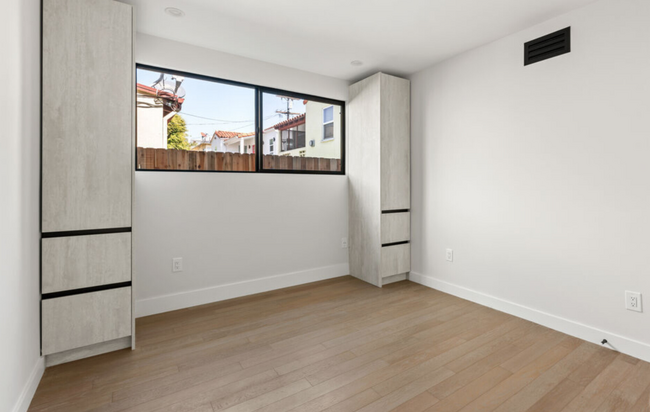 Building Photo - 1444 - 1450 1/2 S Crescent Heights Blvd Lo...