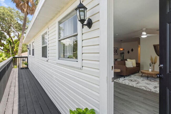 Building Photo - 2401 Gordon St