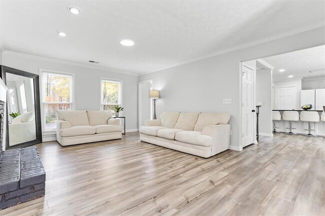 Building Photo - 1646 Desford Ct SW