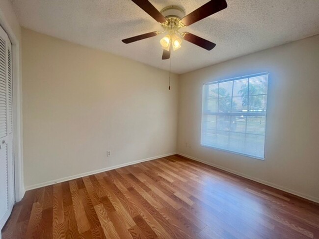 Building Photo - Orlando - 4 Bedroom, 2 Bathroom - $2550.00