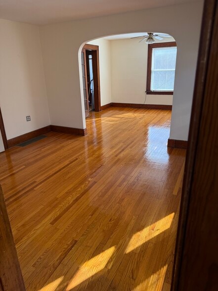 Building Photo - 7 Gardners Ln