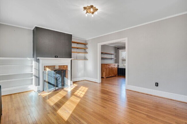 Building Photo - Standout 3-bed, 1.5-bath 1930s Richmond home full of vintage charm