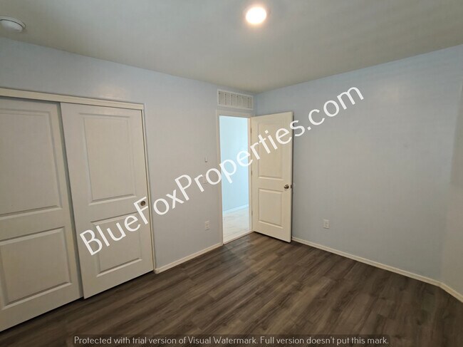 Building Photo - 5974 S Tappen Dr